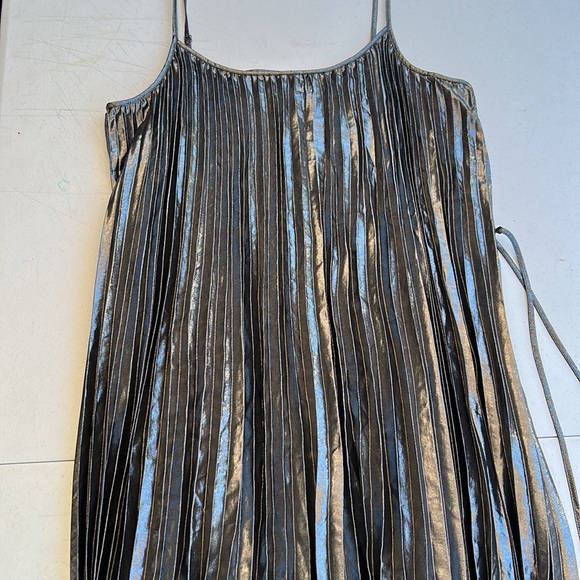 banana republic silver pleated dress Banana Republic | Dresses | Banana Republic Metallic Silver Pleated Midi Dress Size